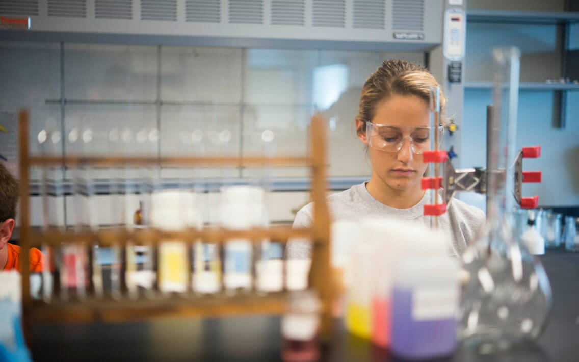 An רStudent in a Chemistry Lab
